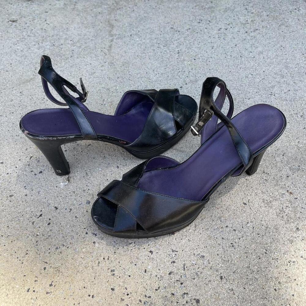 Black leather y2k platform sandals heels purple sole with gold buckle size 6.5